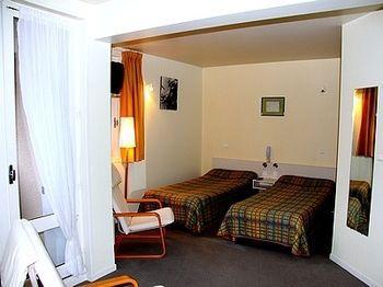 Les Chemins Francis - Modern Hotel Bagnols-les-Bains Eksteriør billede