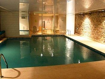 Les Chemins Francis - Modern Hotel Bagnols-les-Bains Eksteriør billede