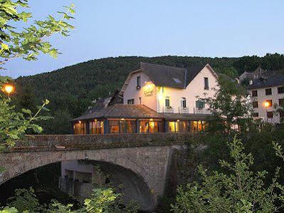 Les Chemins Francis - Modern Hotel Bagnols-les-Bains Eksteriør billede